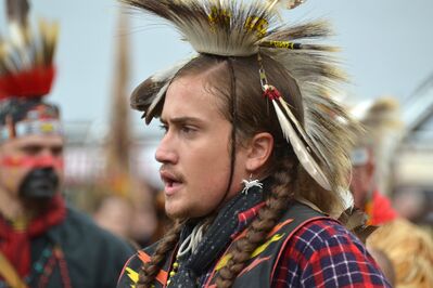 Keywords: white boy,guy,indian