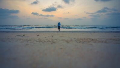 Keywords: beach,ocean,water,woman,light sky,seashore,waver,walking away,A peaceful ocean beach in watercolor - 35:32