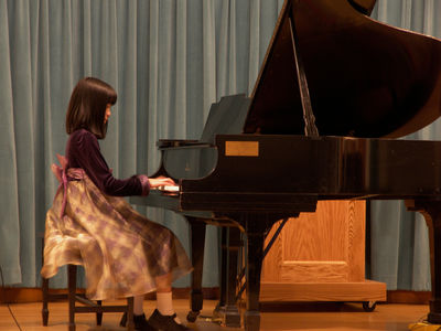 Keywords: girl,girl,piano,musical,how to use ink on rice paper,inktober