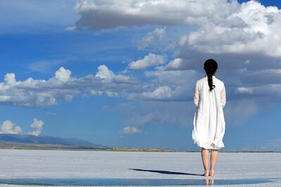 Keywords: woman,lady,beach,seashare,ocean