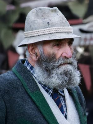 reference-old Man white beard
