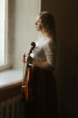 reference_woman_violin_window_full
Keywords: hello