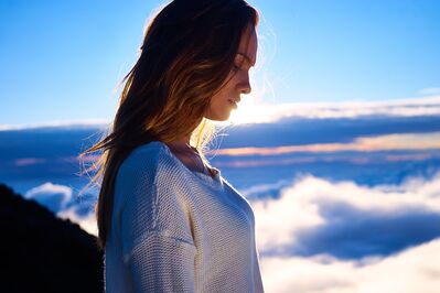 Keywords: backlight,woman