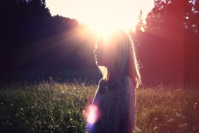 Keywords: sun,sunlight,backlight,woman