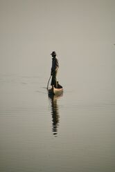 fisherman-4465032_1920.jpg