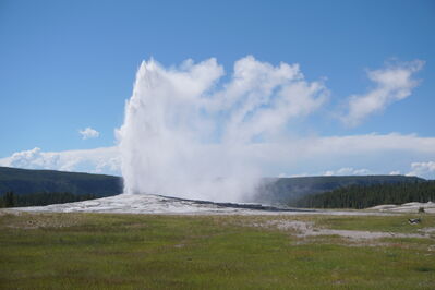 Keywords: Painting mist [Yellowstone Old Faithful Geyser] - 36:06