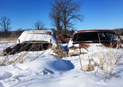 Keywords: abandoned,car