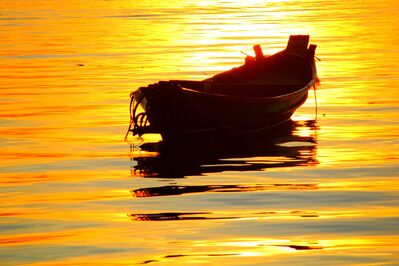 Keywords: boat,reflection,water