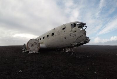 Keywords: abandoned,car