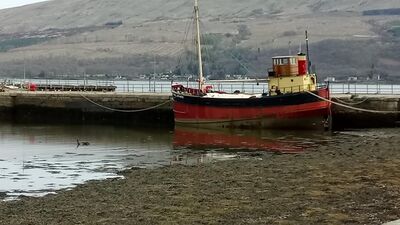 Keywords: tugboat,boat,dock,reflection,beached,Oil painting basics class 5 - boat,How to paint a fishing boat with oil