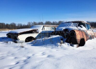 Keywords: abandoned,car