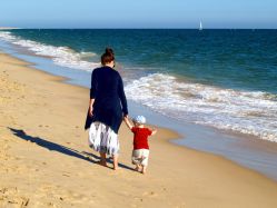 Filename=reference_mom_baby_beach.jpg
Filesize=1621KiB
Dimensions=2744x2058
Date added=Mar 28, 2025 reference_mom_baby_beach.jpg