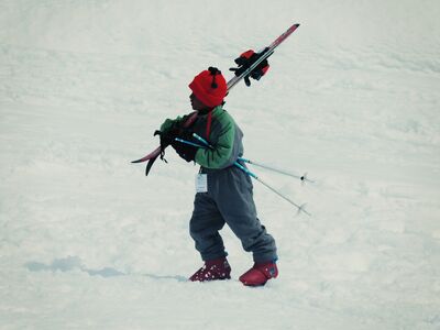 Keywords: Watercolor of a boy going skiing - 45:08,snow,winter,sport,red hat,ski