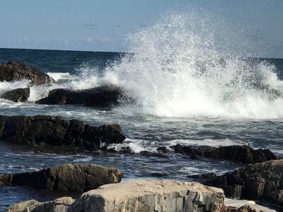 Keywords: Watercolor of waves crashing on a rocky seashore,Watercolor of waves crashing on a rocky seashore - 41:59