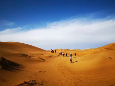 Keywords: people,walking,desert