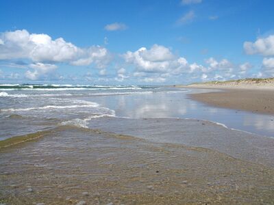 Keywords: beach,ocean,clouds,waves