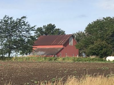 Keywords: red barn