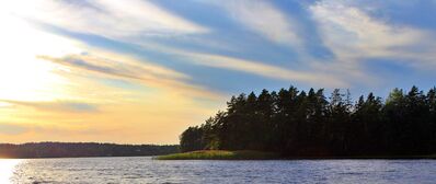 Keywords: water,shoreline,trees,clouds