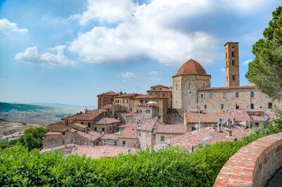 Keywords: Europe,city,hillside,ancient