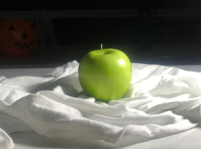 Keywords: painting a green apple