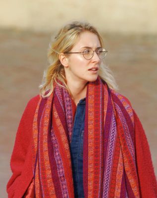 woman-6624799_cropped
