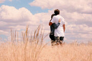 02-couple-sky.jpg