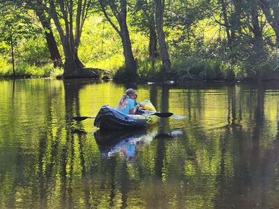 Keywords: xiaoyi,lake,boat,kayak,girls,trees,reflections,green