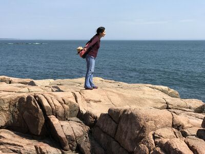 Keywords: fanny,stand,woman,rock