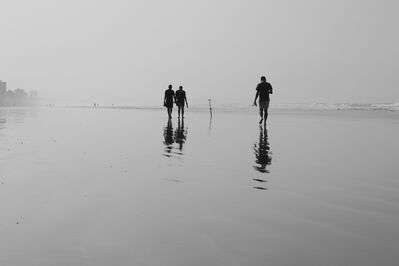 Silhouette_figures_sunset_beach
