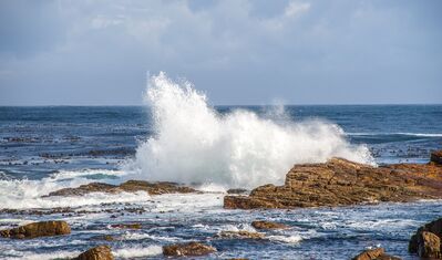 Keywords: ocean,waves,waves crushing on rocks