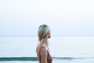 Keywords: girl,beach,ocean