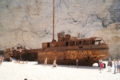 wreck boat beach figures
