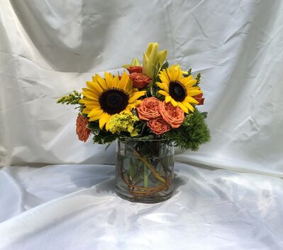 reference_flowers_glass_blackeye_susans
